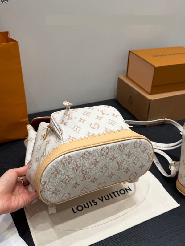 Daily Street Style LV Handbag LV2672910 QA