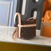 LV Cruiser Toiletry Bag M27945-M15350 BC