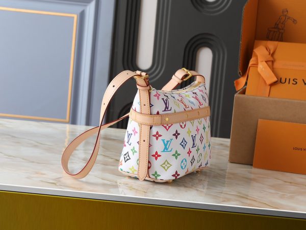 LV Cruiser Toiletry Bag M27945-M15350 BC