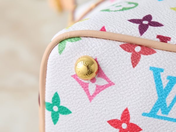 LV Cruiser Toiletry Bag M27945-M15350 BC