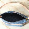LV Cruiser Toiletry Bag M27945-M15350 BC