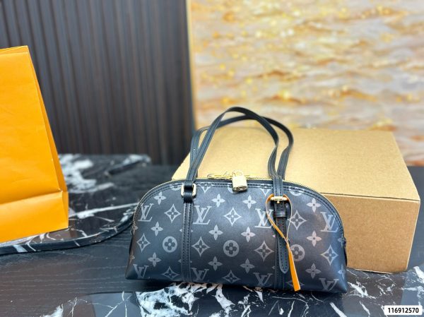 LV Squire East-West QA LV Squire East-West QA