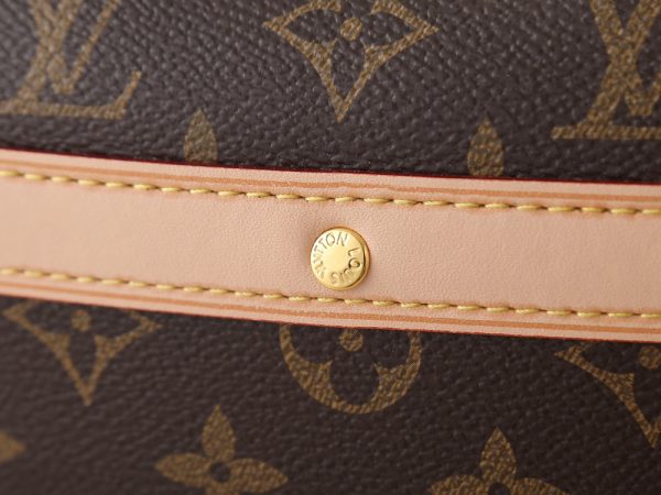 LV Cruiser Toiletry Bag M27945-M15350 BC