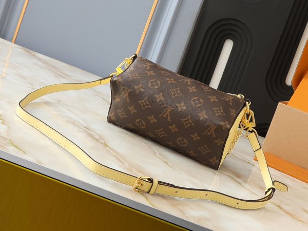 LV Bloom Pouch Monogram Canvas Bag M11303-M11672 BC LV Bloom Pouch Monogram Canvas Bag M11303-M11672 BC