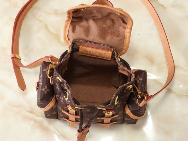 LV Nano Christopher East West Silk Tech M2A458 BC LV Nano Christopher East West Silk Tech M2A458 BC