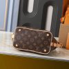 LV Cruiser Toiletry Bag M27945-M15350 BC