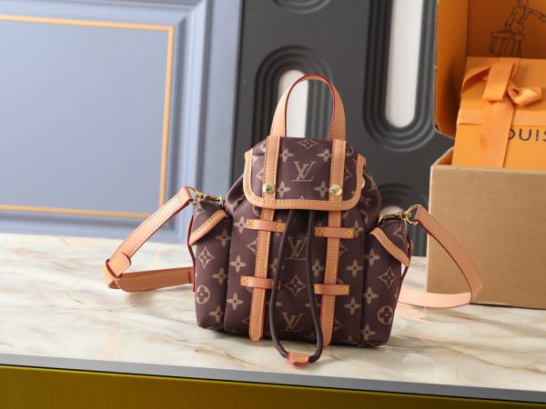 LV Nano Christopher East West Silk Tech M2A458 BC LV Nano Christopher East West Silk Tech M2A458 BC