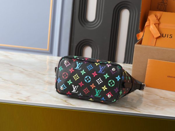 LV Cruiser Toiletry Bag M27945-M15350 BC