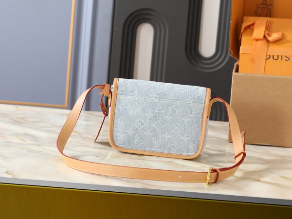 LV Satchel Wearable Wallet M26805-A2A647 BC