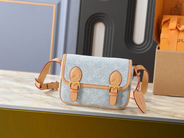 LV Satchel Wearable Wallet M26805-A2A647 BC