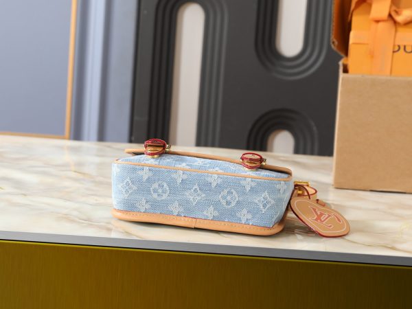 LV Satchel Wearable Wallet M26805-A2A647 BC