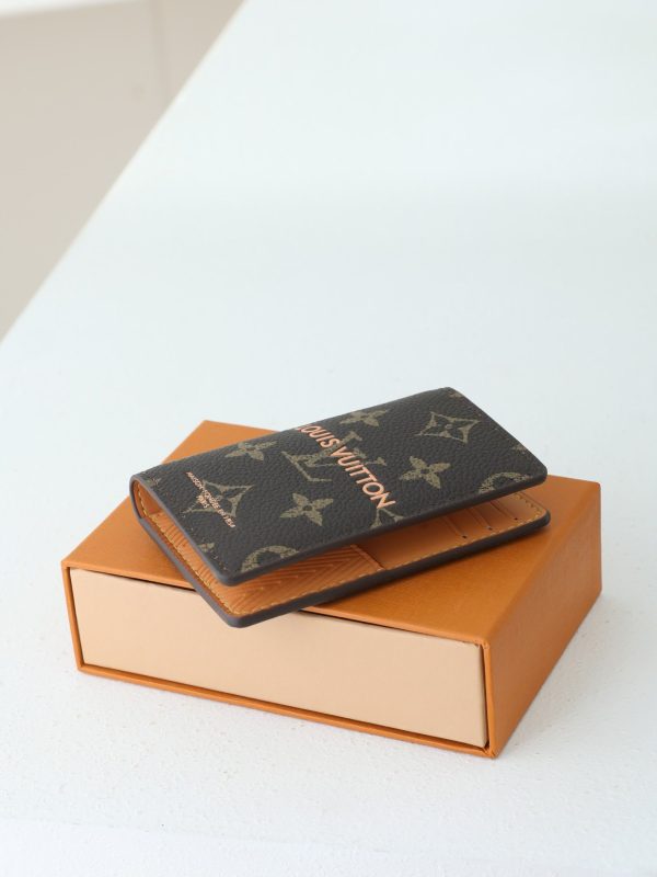 LV Pocket Organizer Crafted in The Signature Brown Monogram Canvas KK01150
