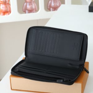 LV Zippy Wallet KK02050