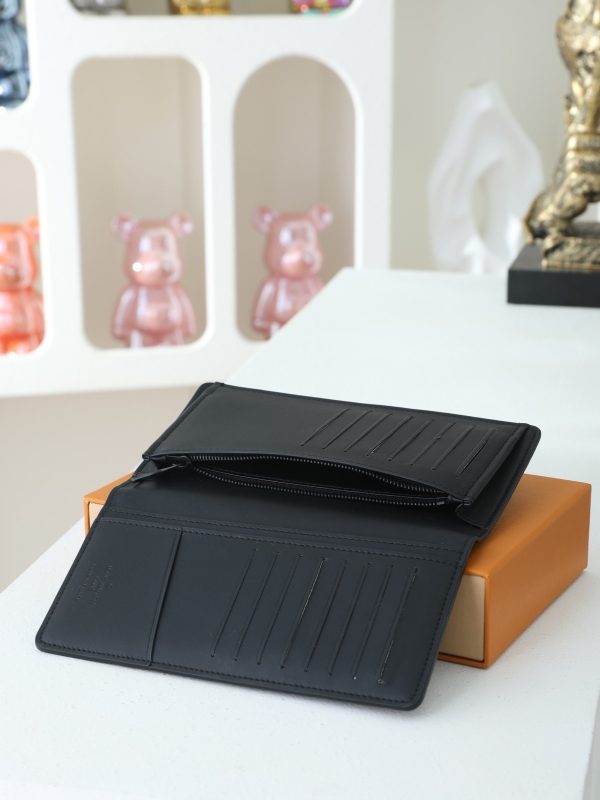 LV Brazza Wallet in Monogram Taurillon Leather KK01650