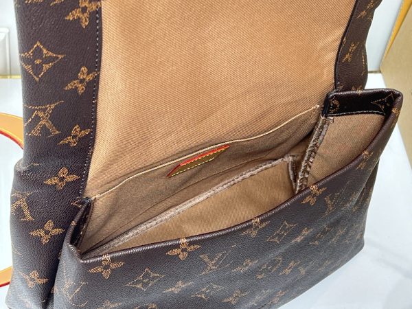 LV Take Out Messenger Bag M28113-M28112 BC