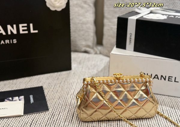CN Pearl Clutch With Chain Metallic Gold C2301250