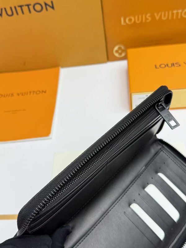 LV Zippy Wallet Vertical KK01650