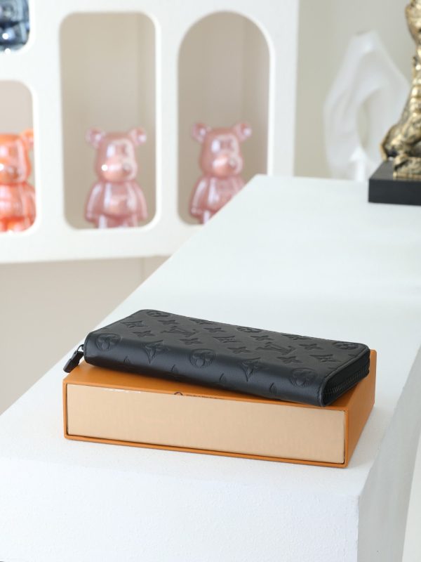 LV Zippy Wallet KK02050