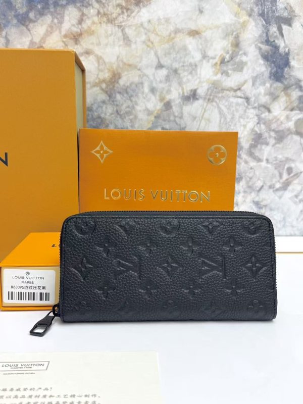 LV Black Embossed Monogram Leather Zippy Wallet KK01650