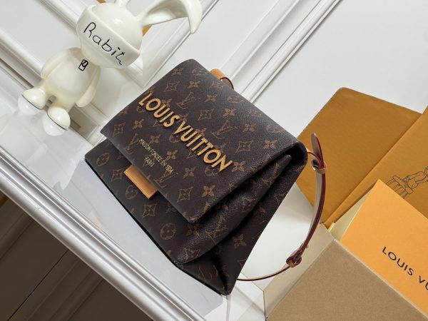 LV Take Out Messenger Bag M28113-M28112 BC