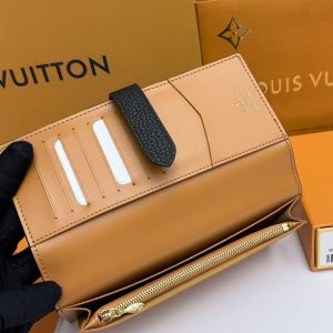 LV Capucines Vertical Wallet KK01650