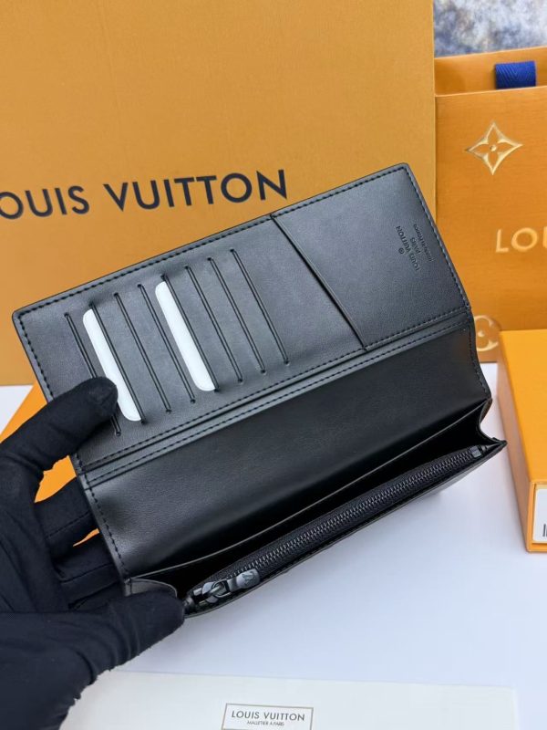 LV Monogram Shadow Brazza Wallet KK01350