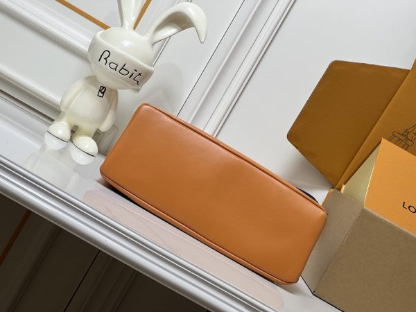 LV Take Out Messenger Bag M28113-M28112 BC