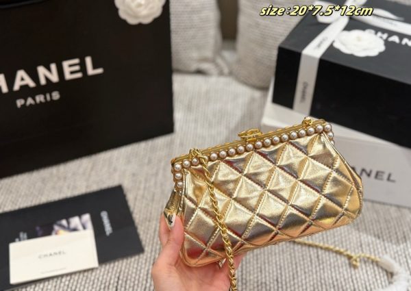 CN Pearl Clutch With Chain Metallic Gold C2301250