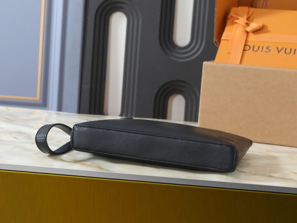 LV Takeoff Pouch LV Aerogram M25955 BC