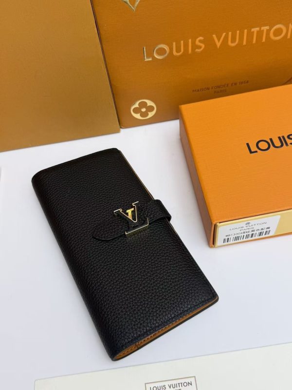 LV Capucines Vertical Wallet KK01650