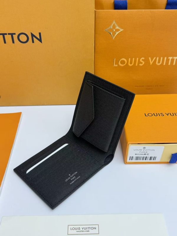 LV Monogram Eclipse Wallet KK01050