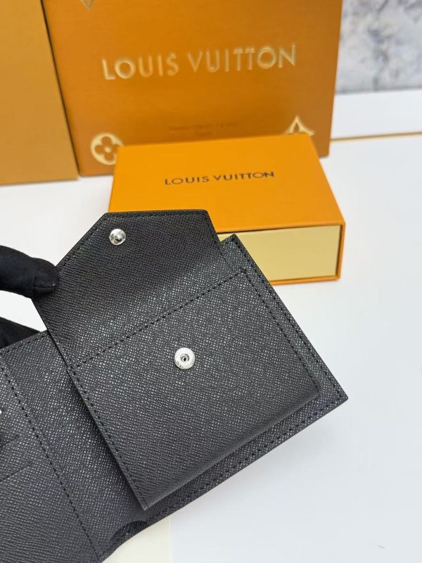 LV Monogram Eclipse Wallet KK01050