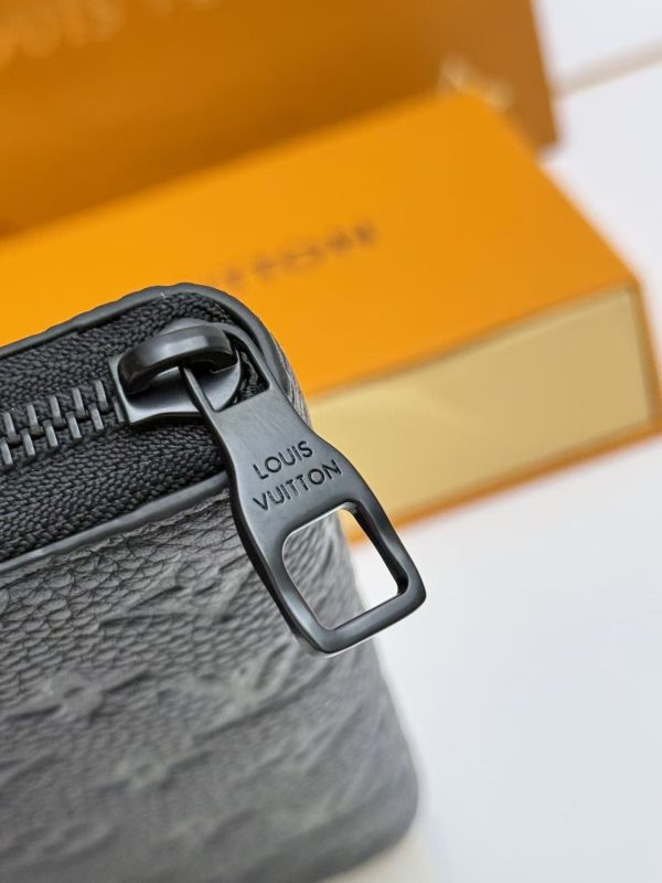 LV Black Embossed Monogram Leather Zippy Wallet KK01650