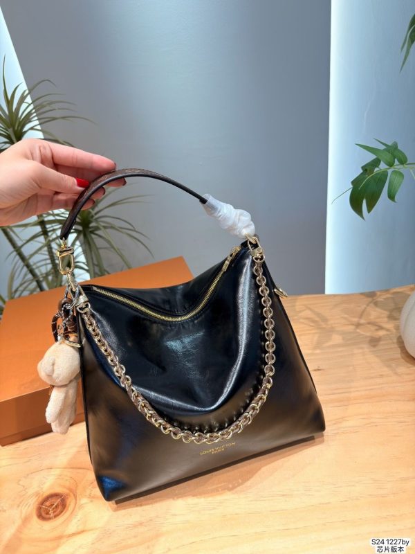 LV Chain Hobo Shoulder Bag C2301550