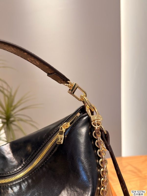 LV Chain Hobo Shoulder Bag C2301550