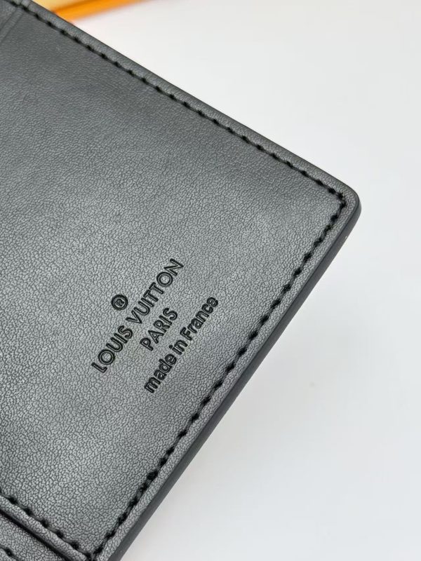 LV Brazza Wallet KK01350