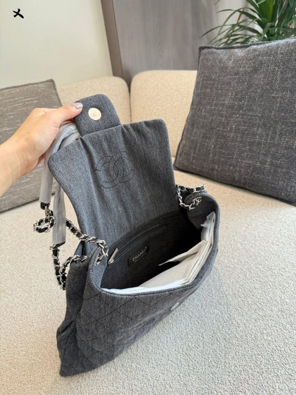 CN Large Flap Bag Quilted Tweed C2301750