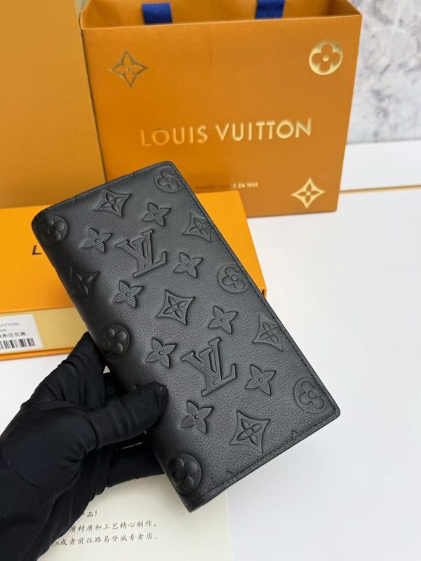LV Monogram Shadow Brazza Wallet KK01350