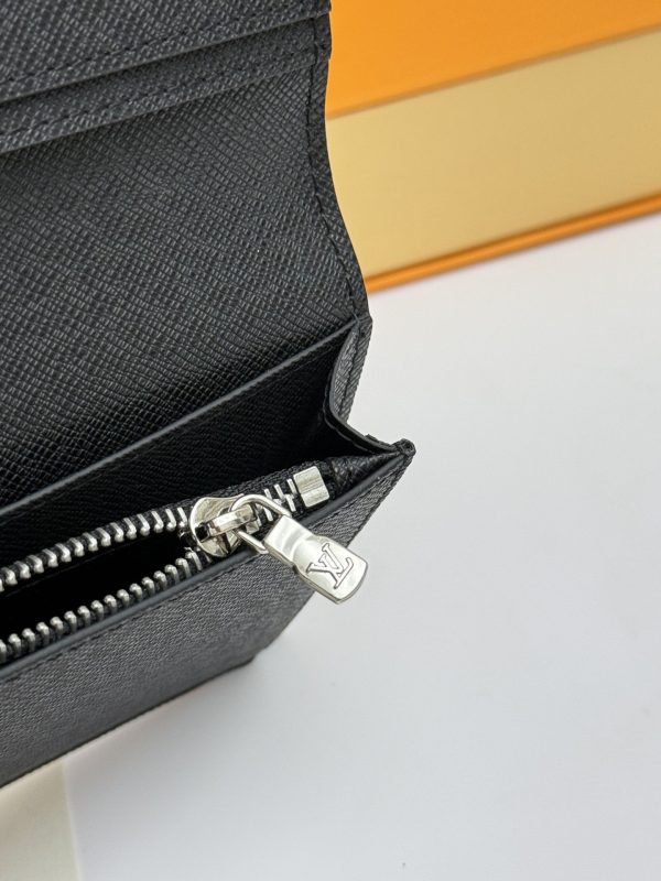 LV Brazza Wallet KK01250