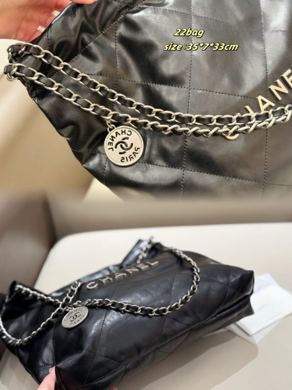 CN 22 Small Bag Shiny Calfskin Black C2301650