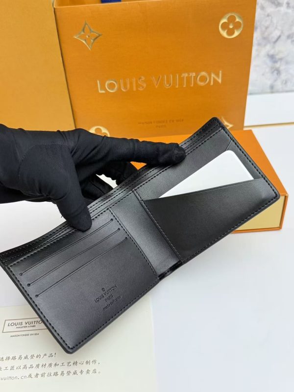 LV Aerogram Multiple Wallet ‘Black’ KK01050
