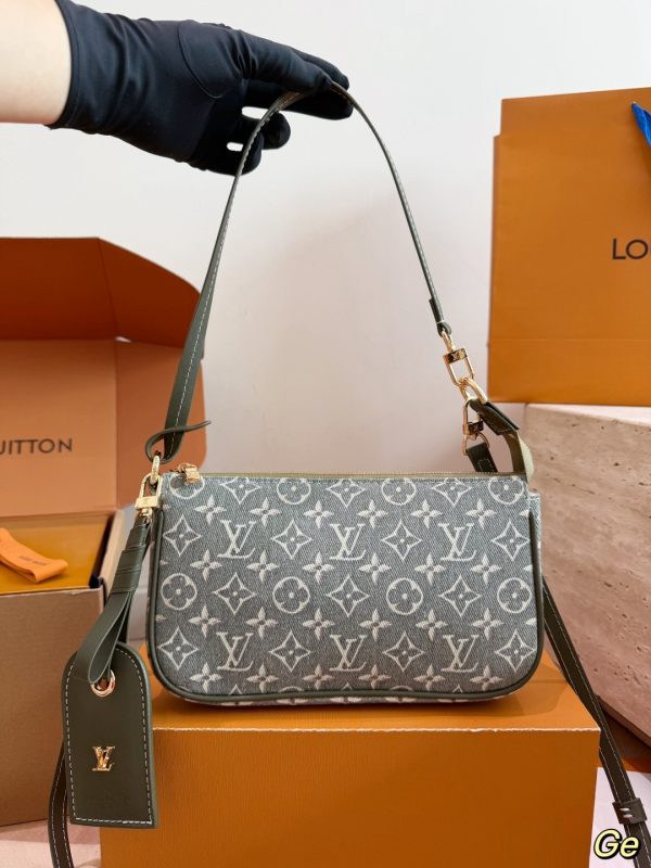 LV Flight Mode Pochette Accessoires LV269191 QA