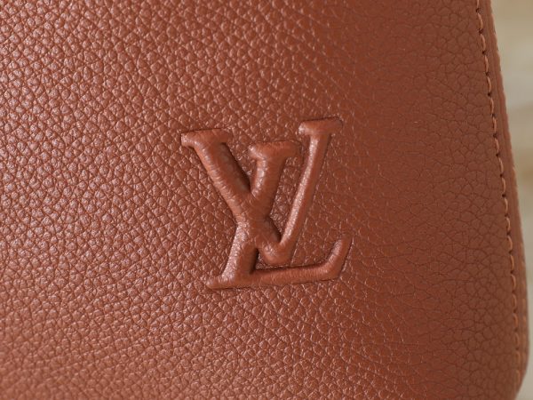 LV Takeoff Pouch LV Aerogram M25955 BC