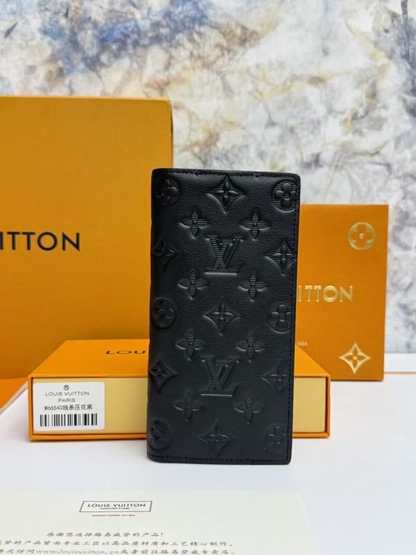 LV Monogram Shadow Brazza Wallet KK01350