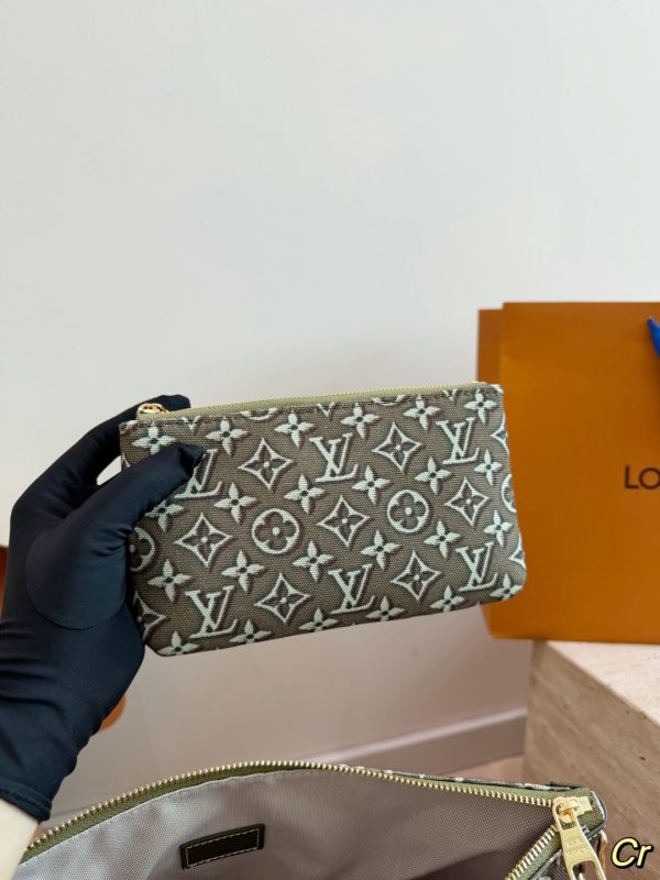 LV Flight Mode Coussin Hobo LV269193 QA