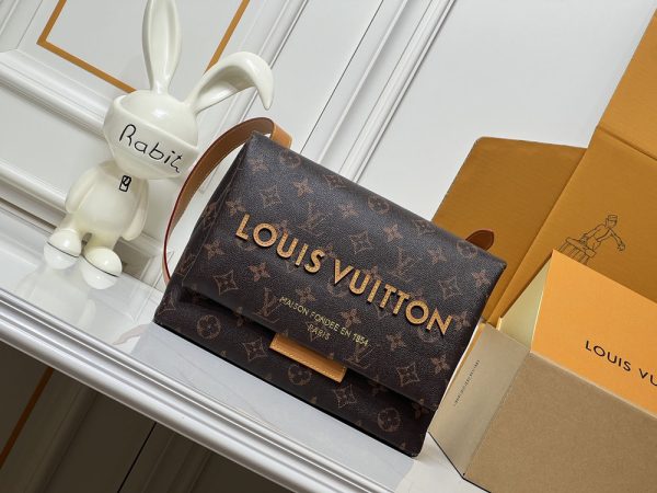 LV Take Out Messenger Bag M28113-M28112 BC