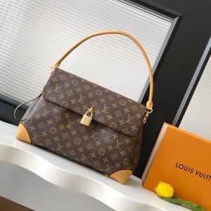 LV Hide Away MM Monogram Canvas KK04250