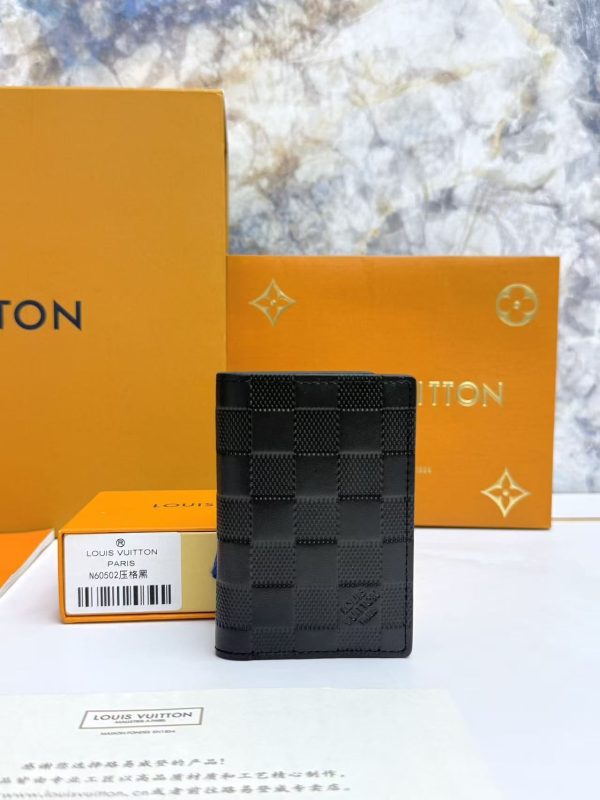 LV Damier Infini Pocket KK0950