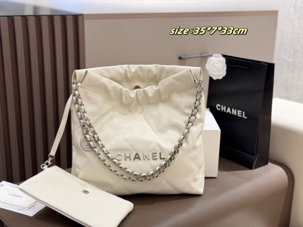 CN 22 Small Bag Shiny Calfskin White C2301650