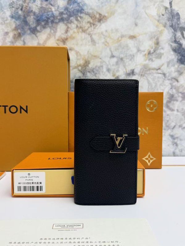 LV Capucines Vertical Wallet KK01650